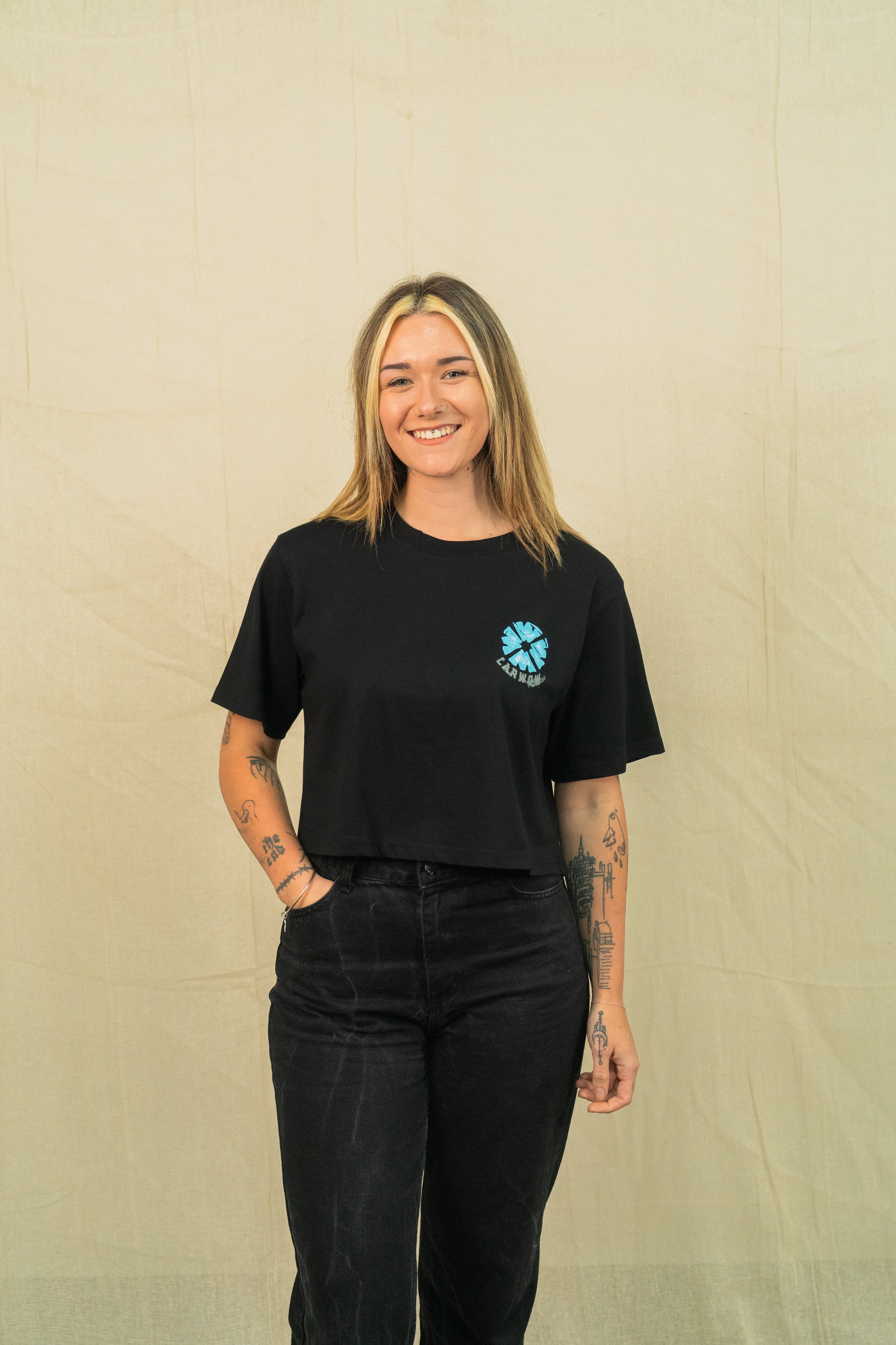 CARWOW DONUT LOGO CROP T-SHIRT - BLACK