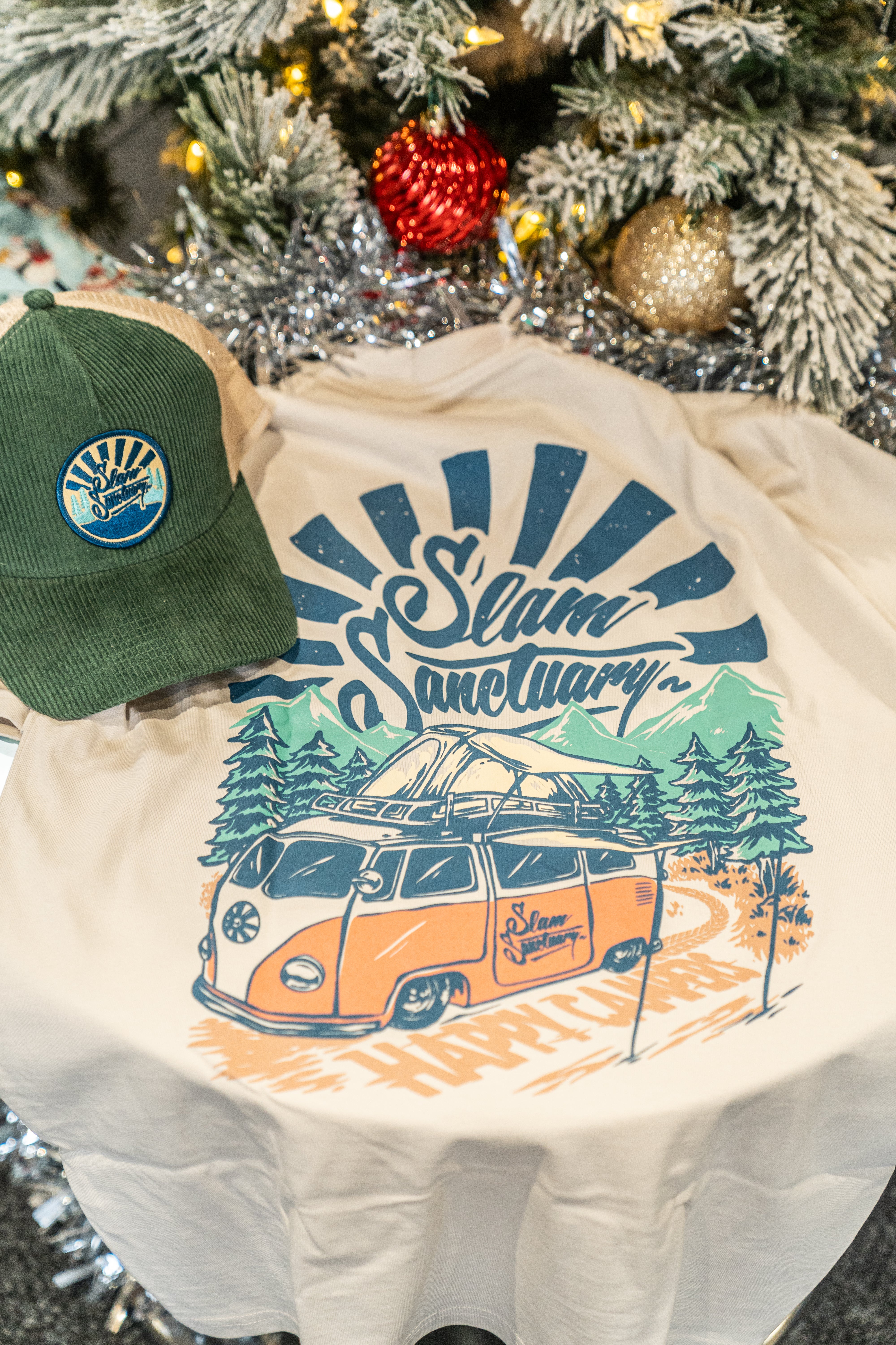 CAMPERS T-SHIRT & CAP GIFT SET