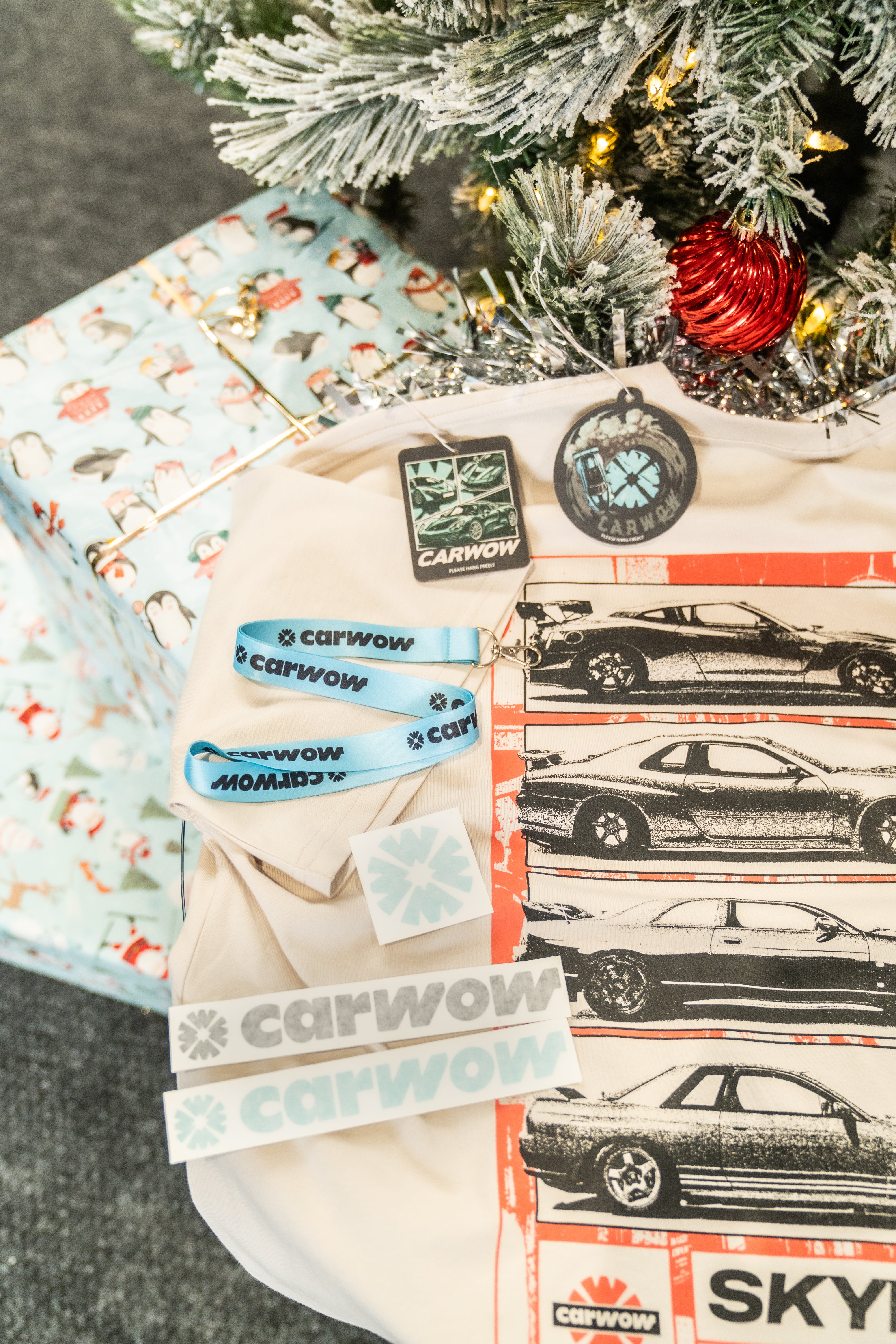 CARWOW GTR LEGENDS T-SHIRT GIFT SET
