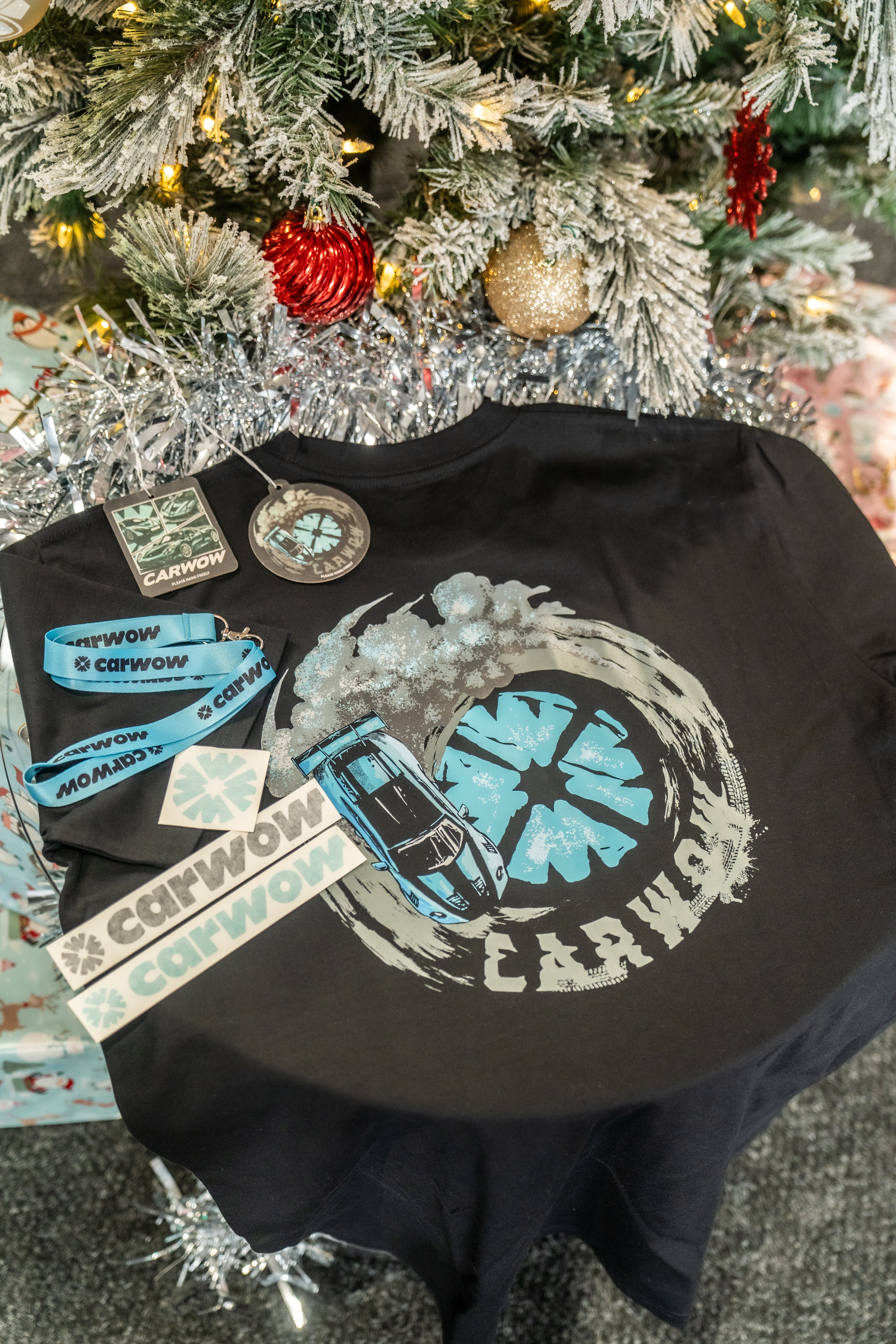 CARWOW DONUT T-SHIRT GIFT SET