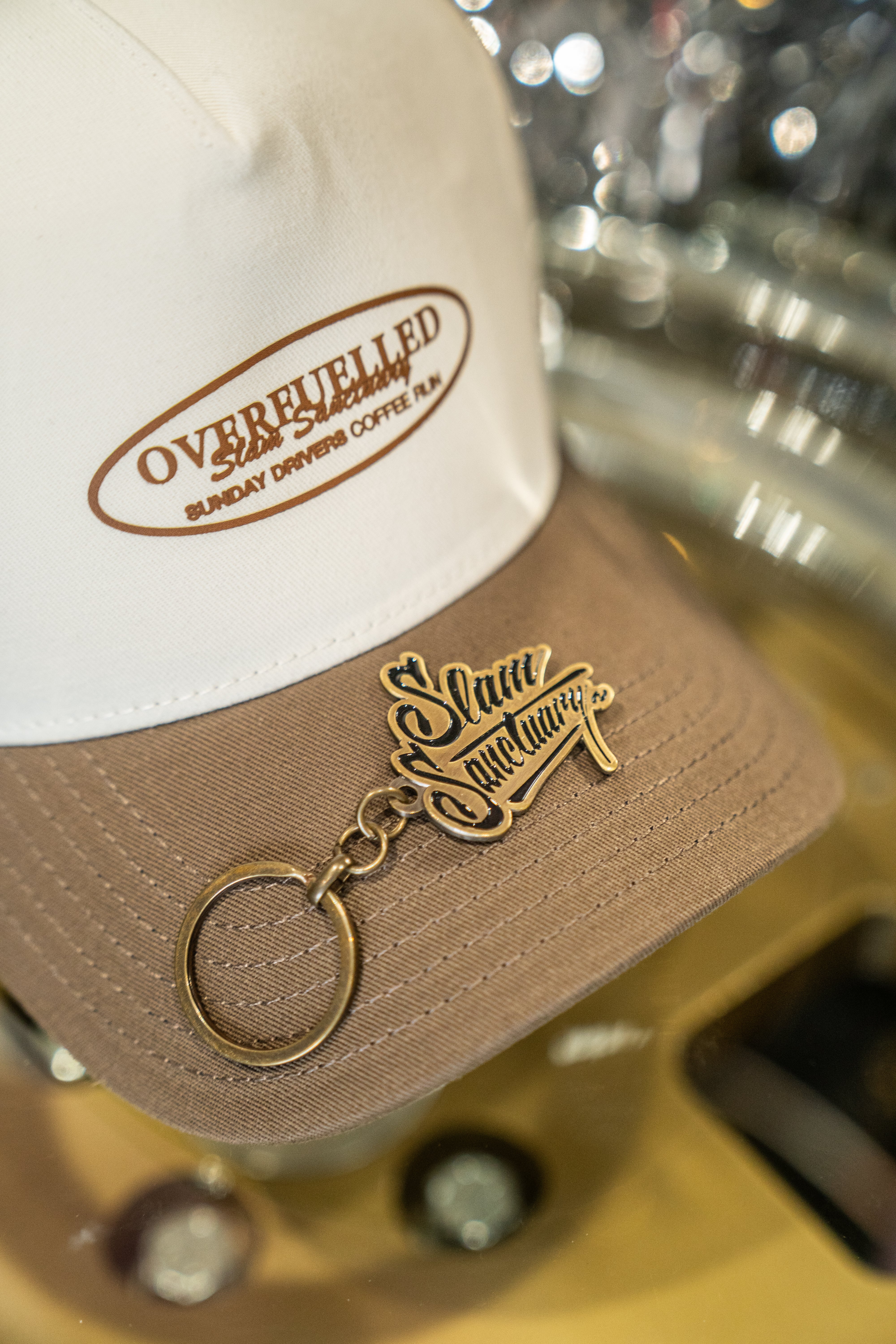 OVERFUELLED CAP & ANTIQUE KEYRING GIFT SET