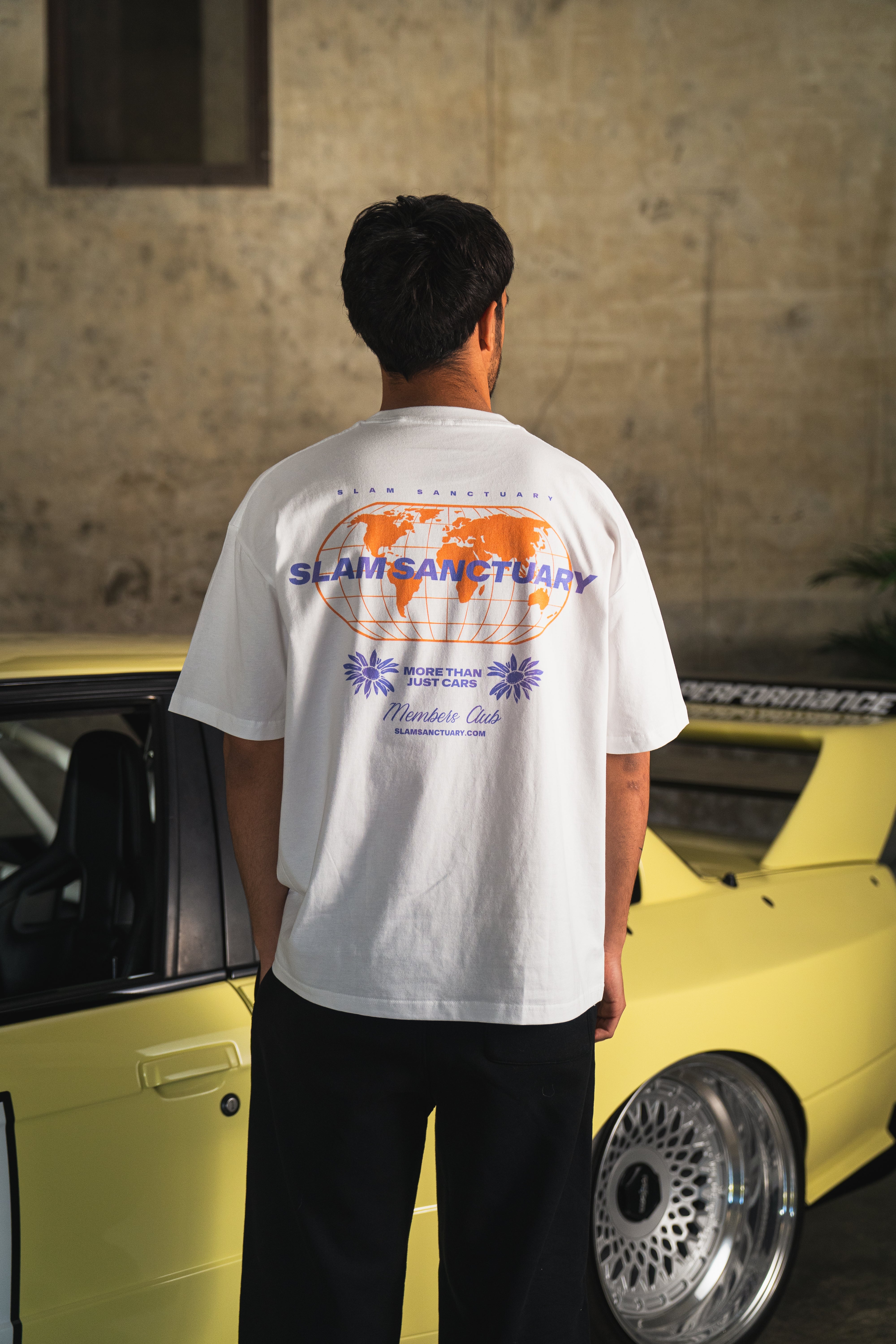 GLOBE T-SHIRT - WHITE
