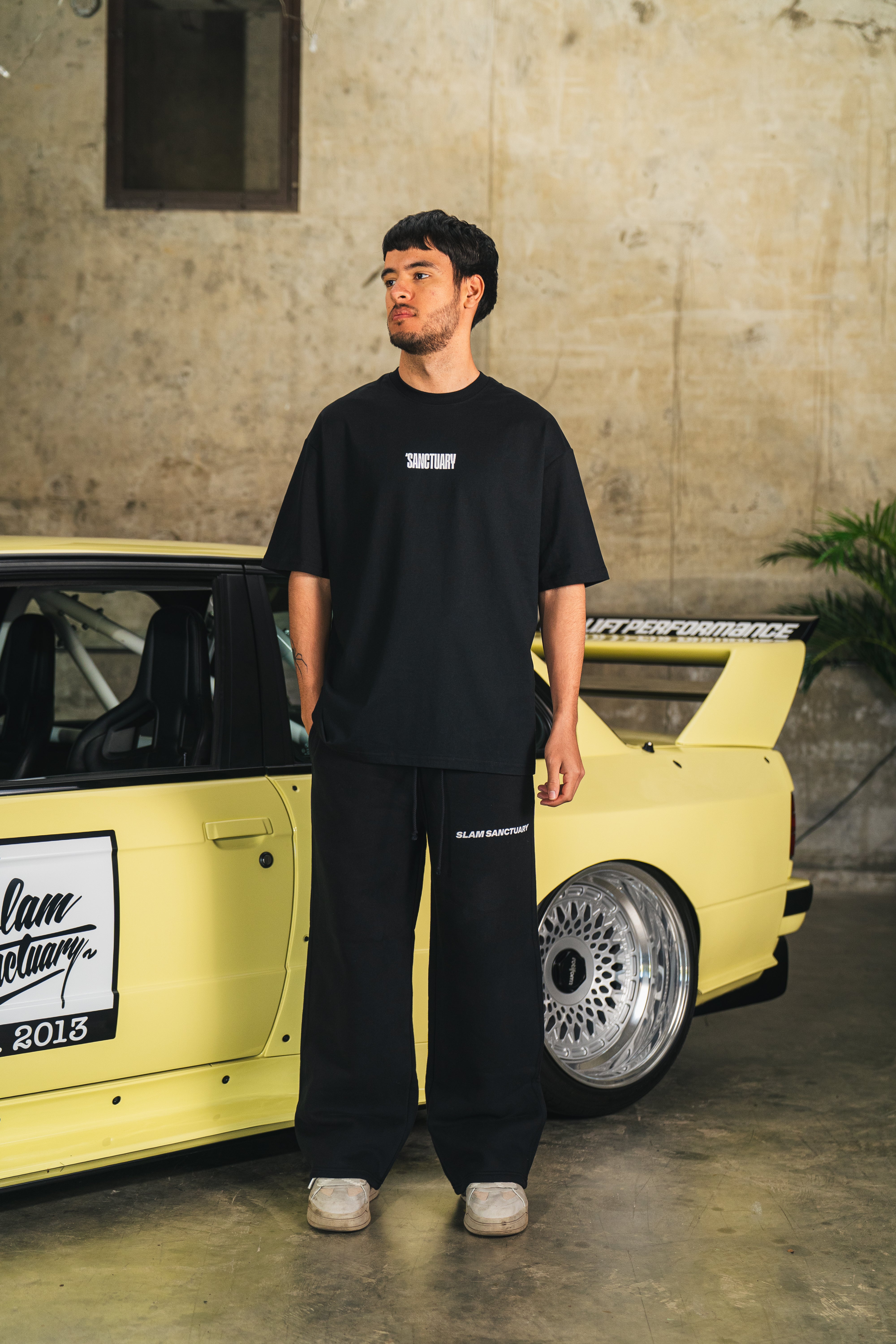 UNIVERSE T-SHIRT - BLACK