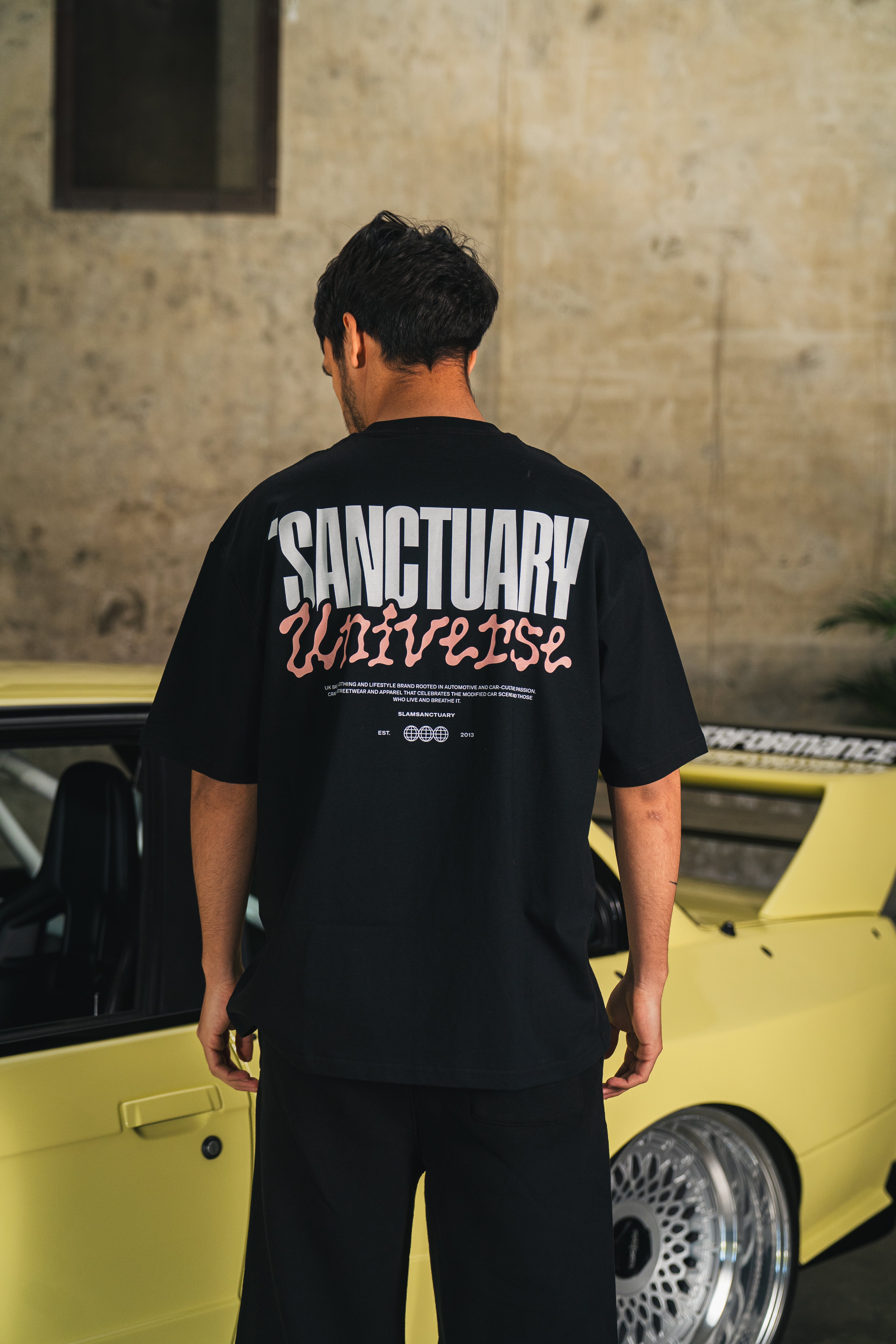 UNIVERSE T-SHIRT - BLACK
