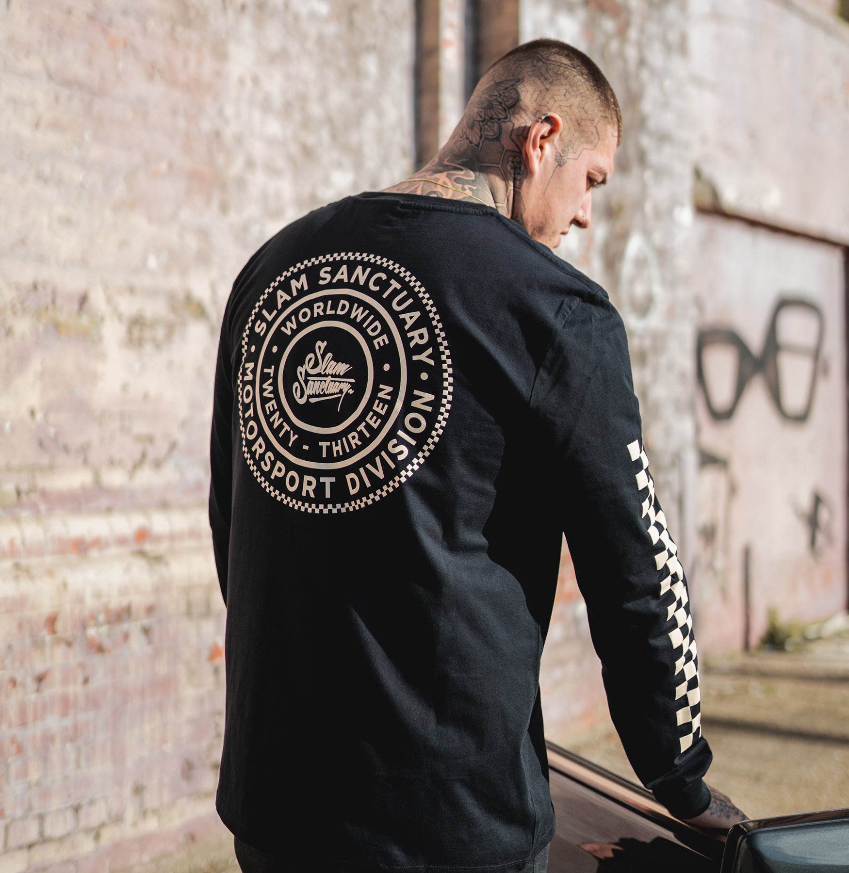EMBLEM LONGSLEEVE T-SHIRT - BLACK