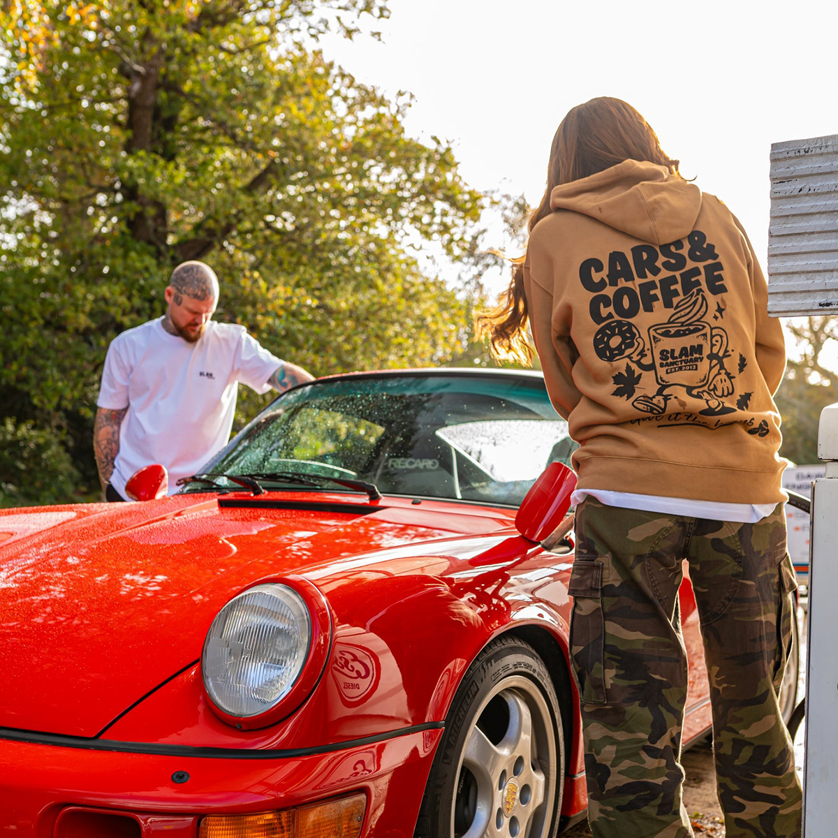 CARS & COFFEE HOODIE - SAND BROWN