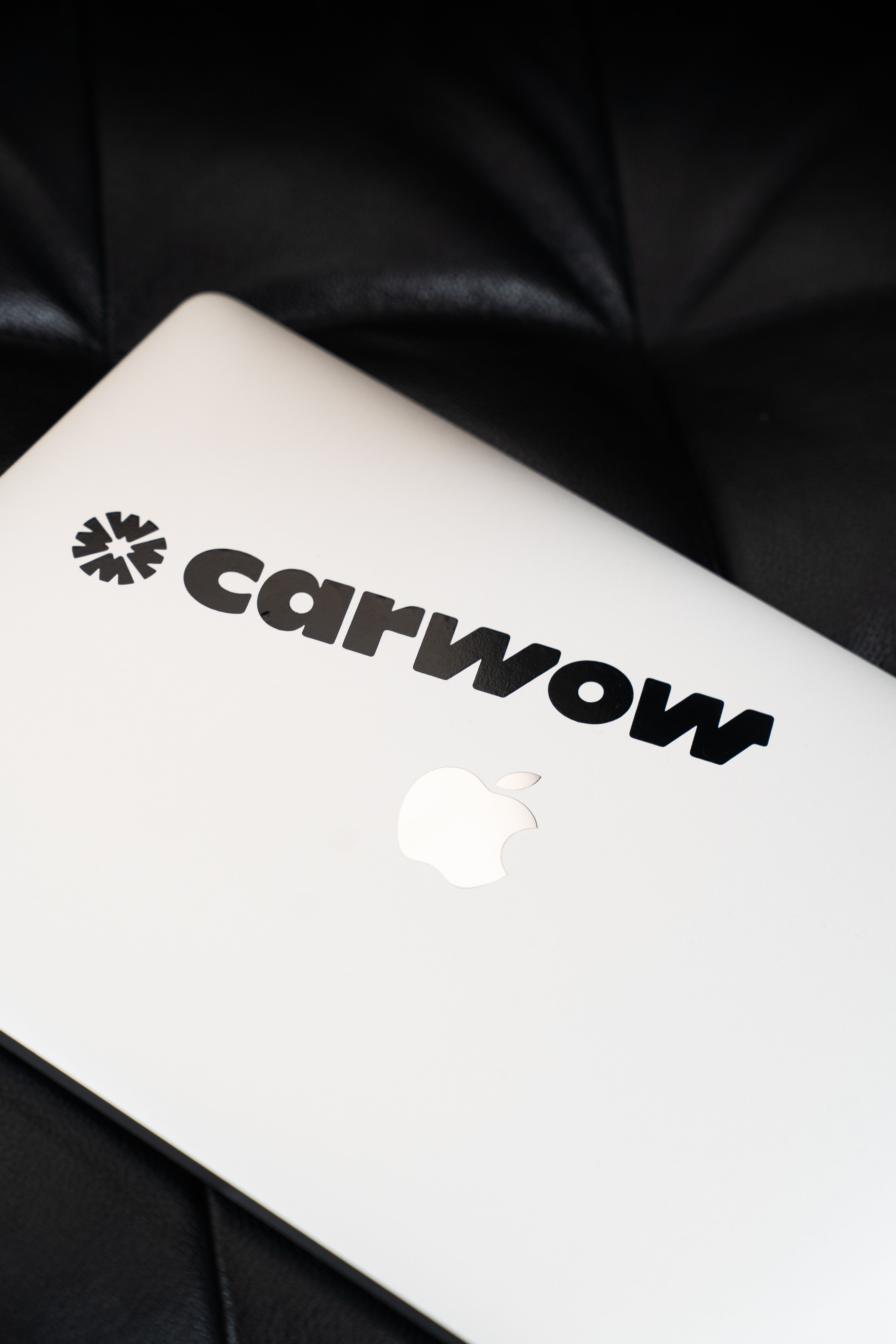 CARWOW LOGO STICKER - BLACK