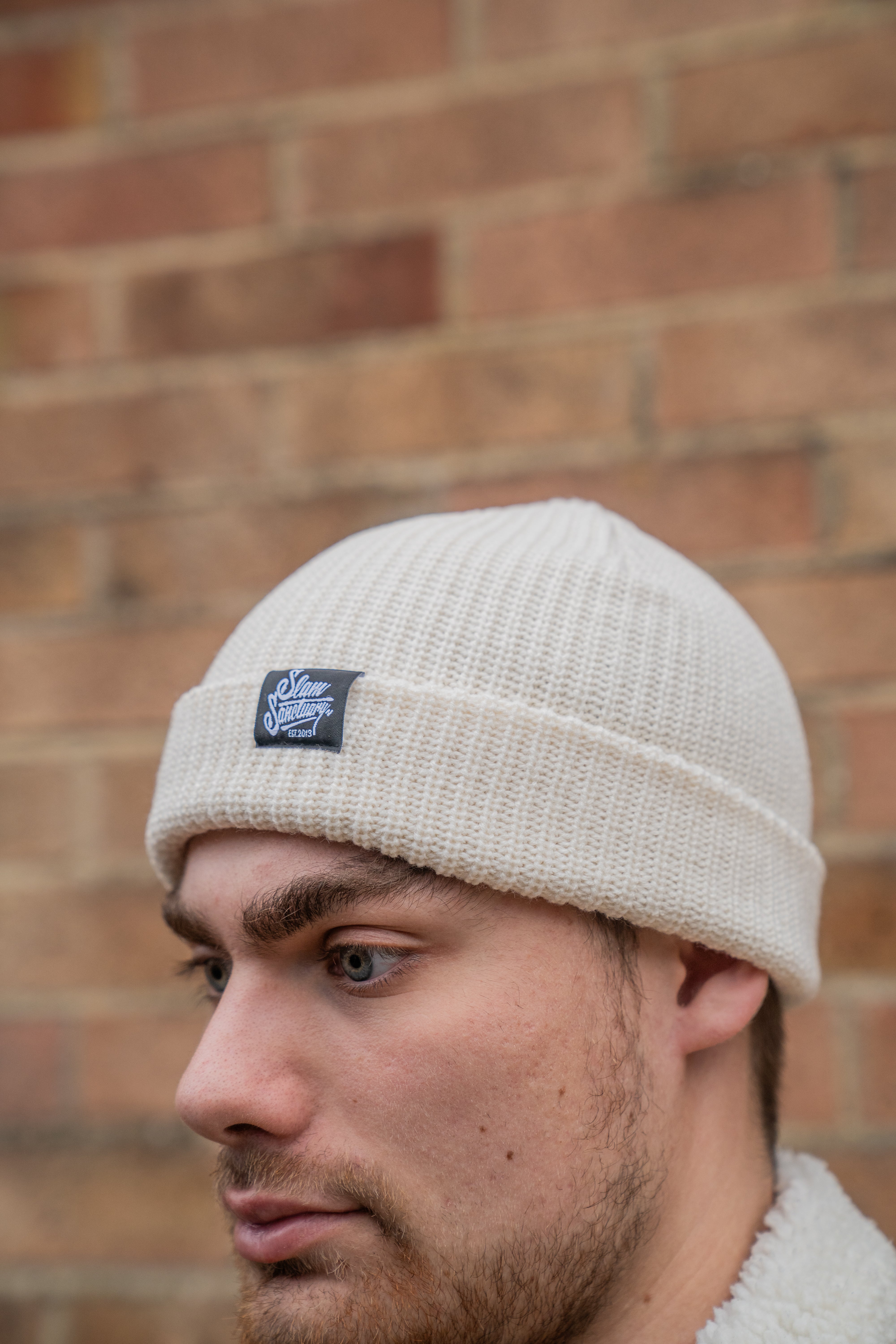 ESSENTIAL BEANIE - ECRU