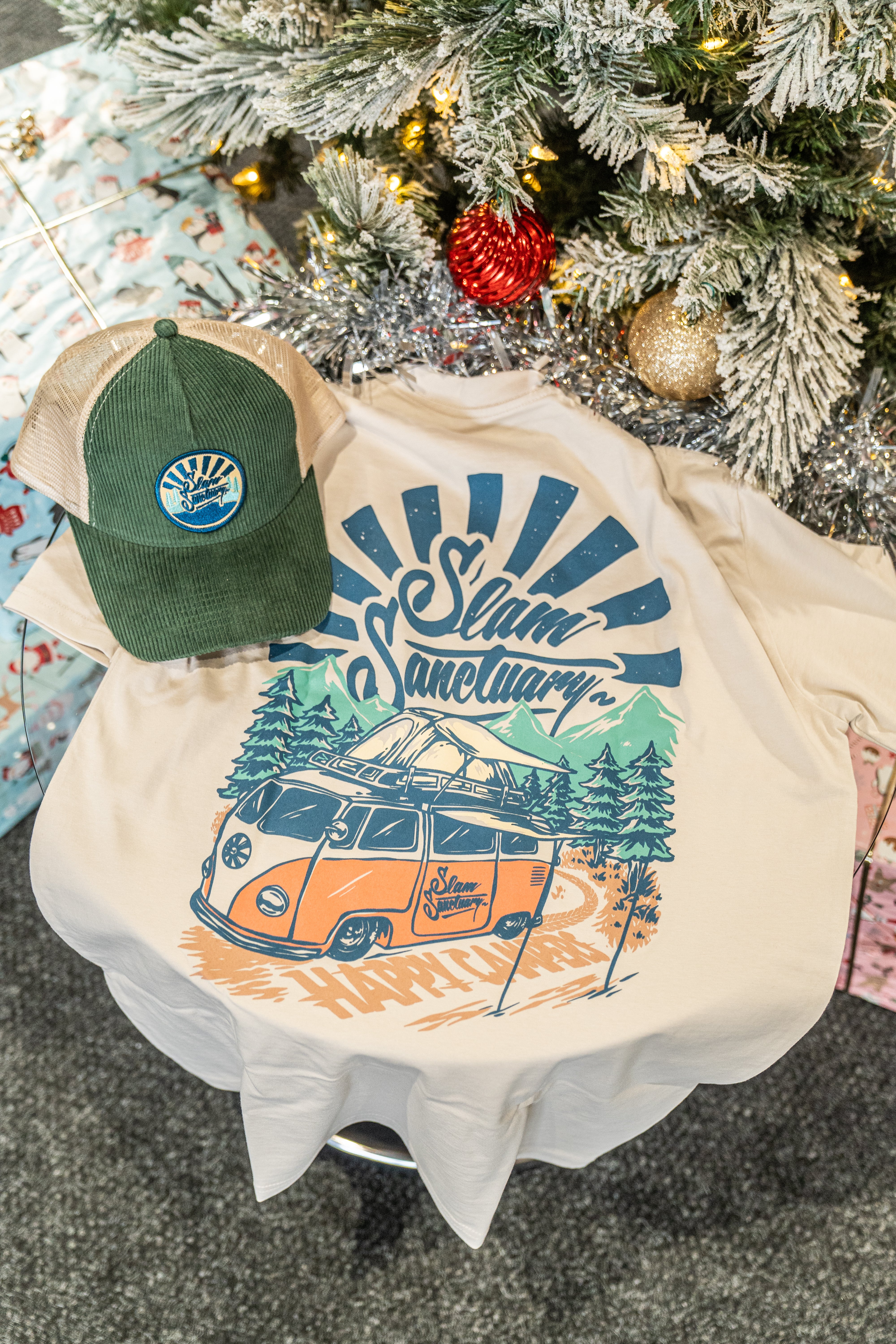 CAMPERS T-SHIRT & CAP GIFT SET