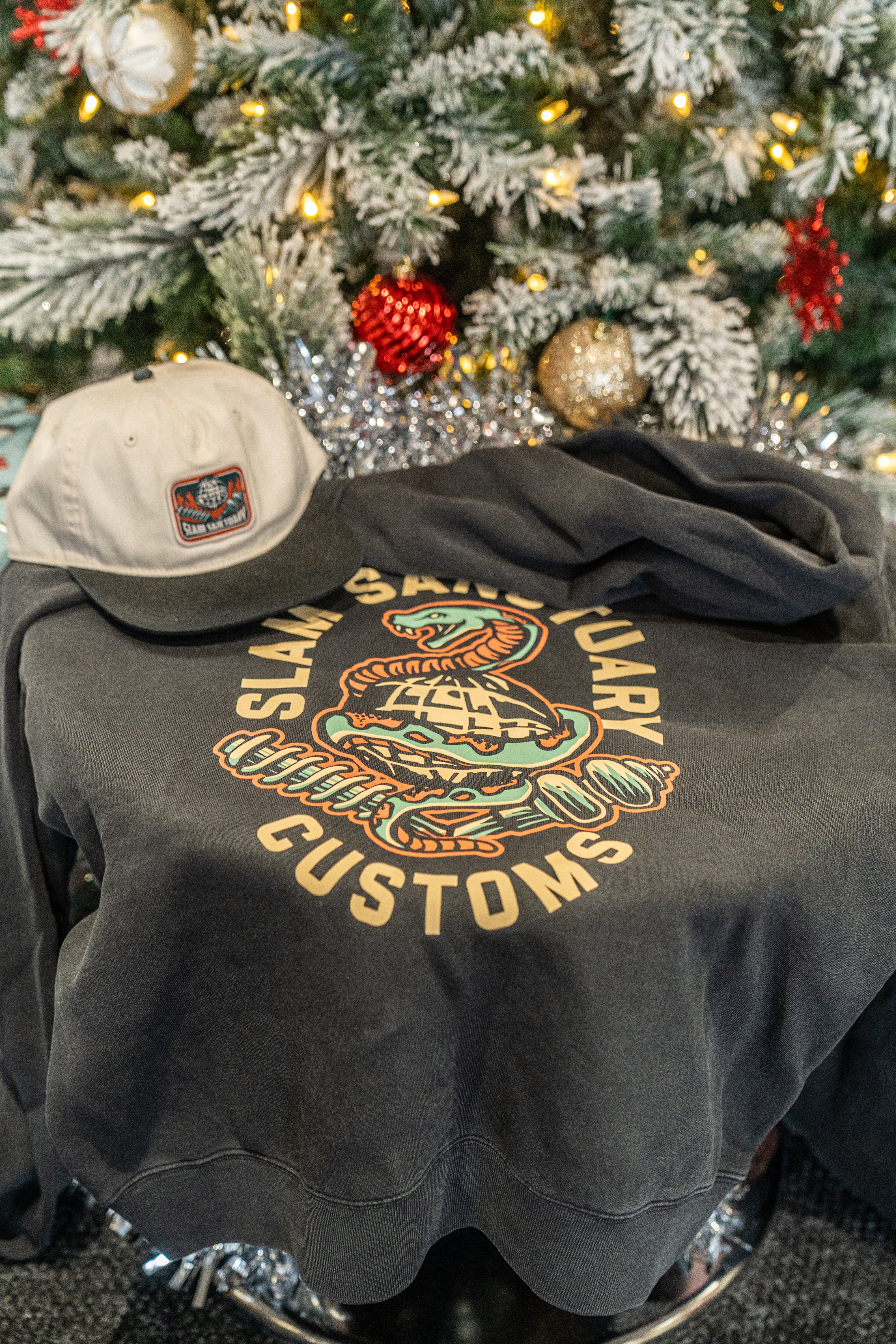 COILED CUSTOMS HOODIE & SNAPBACK GIFT SET