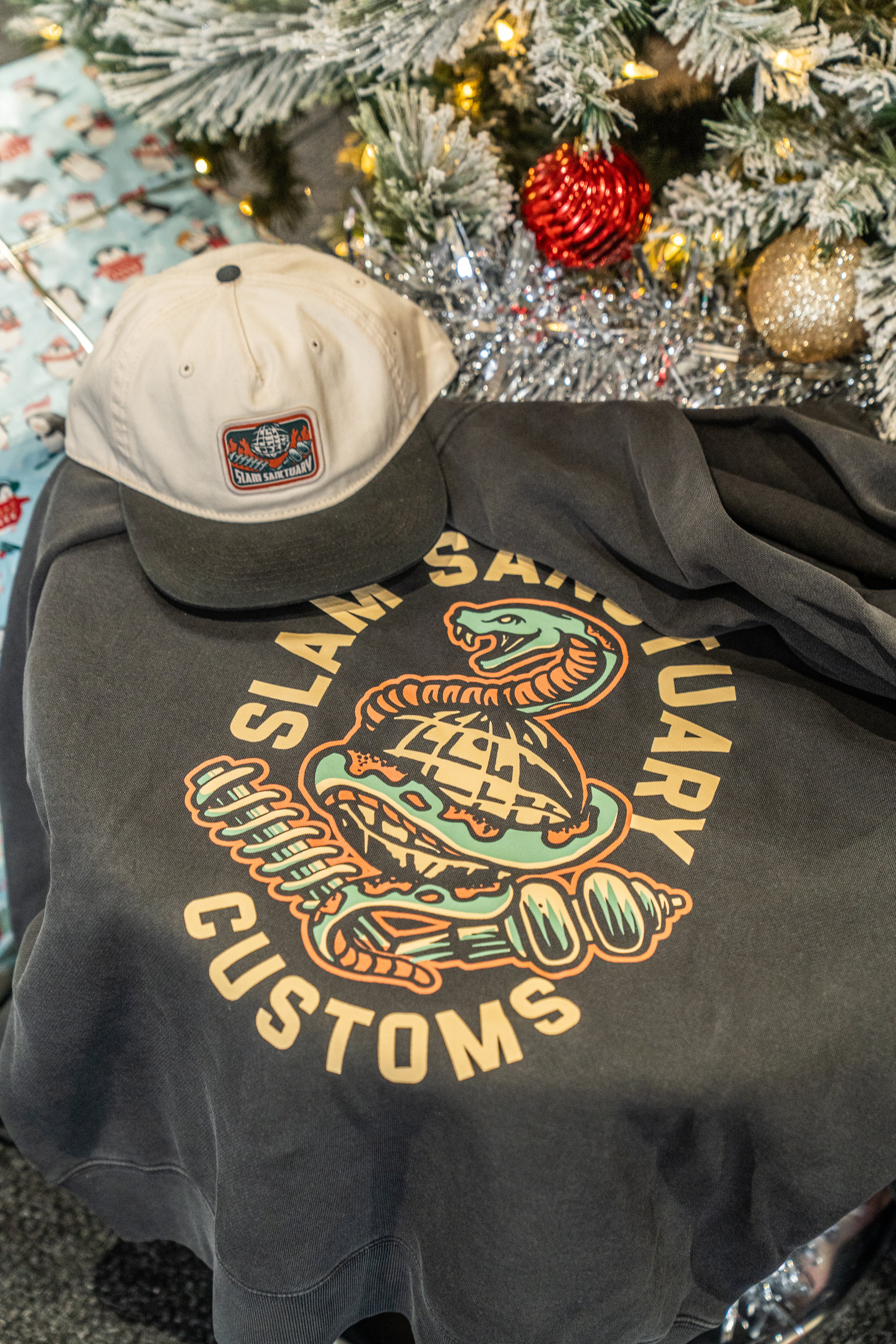 COILED CUSTOMS HOODIE & SNAPBACK GIFT SET