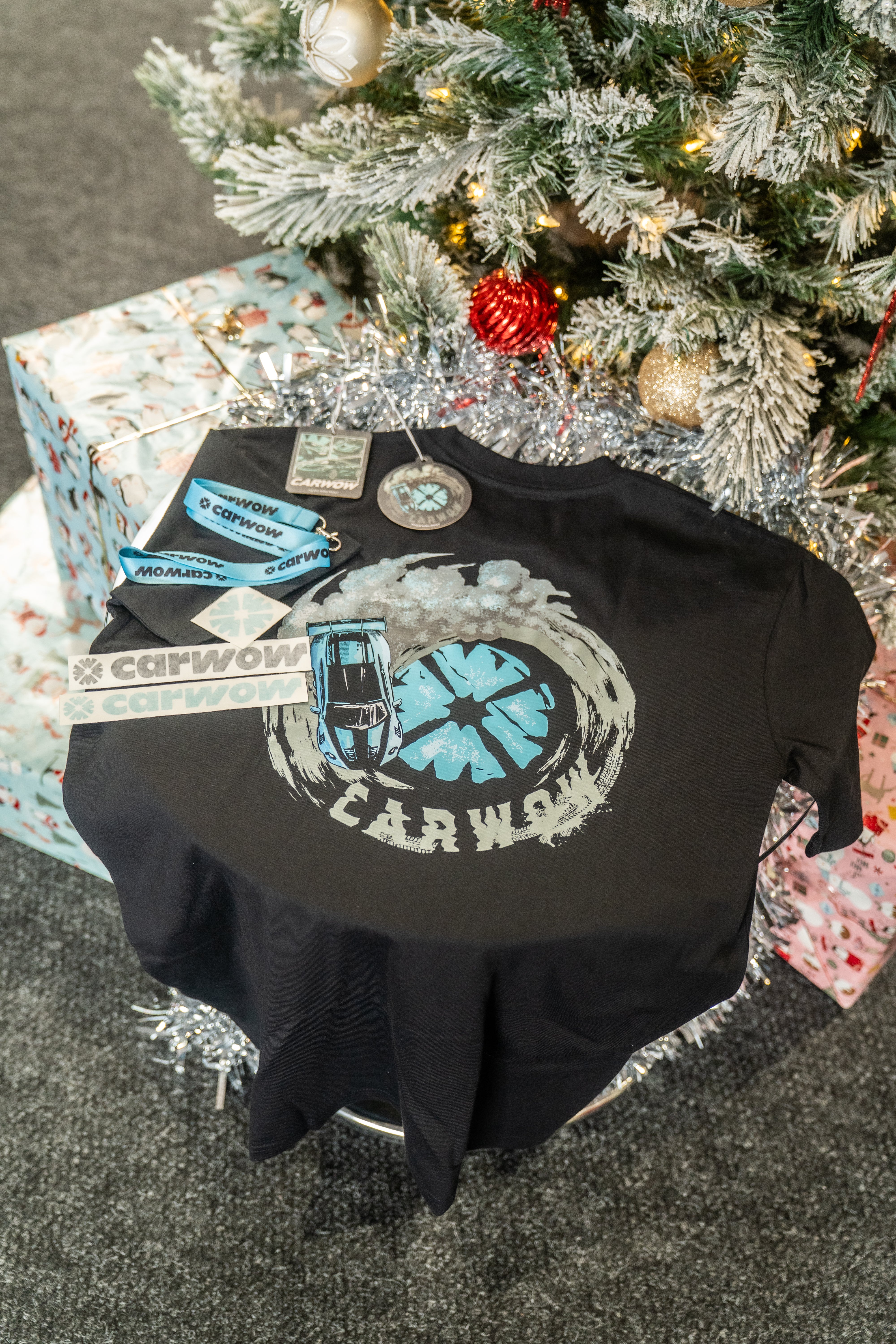 CARWOW DONUT T-SHIRT GIFT SET