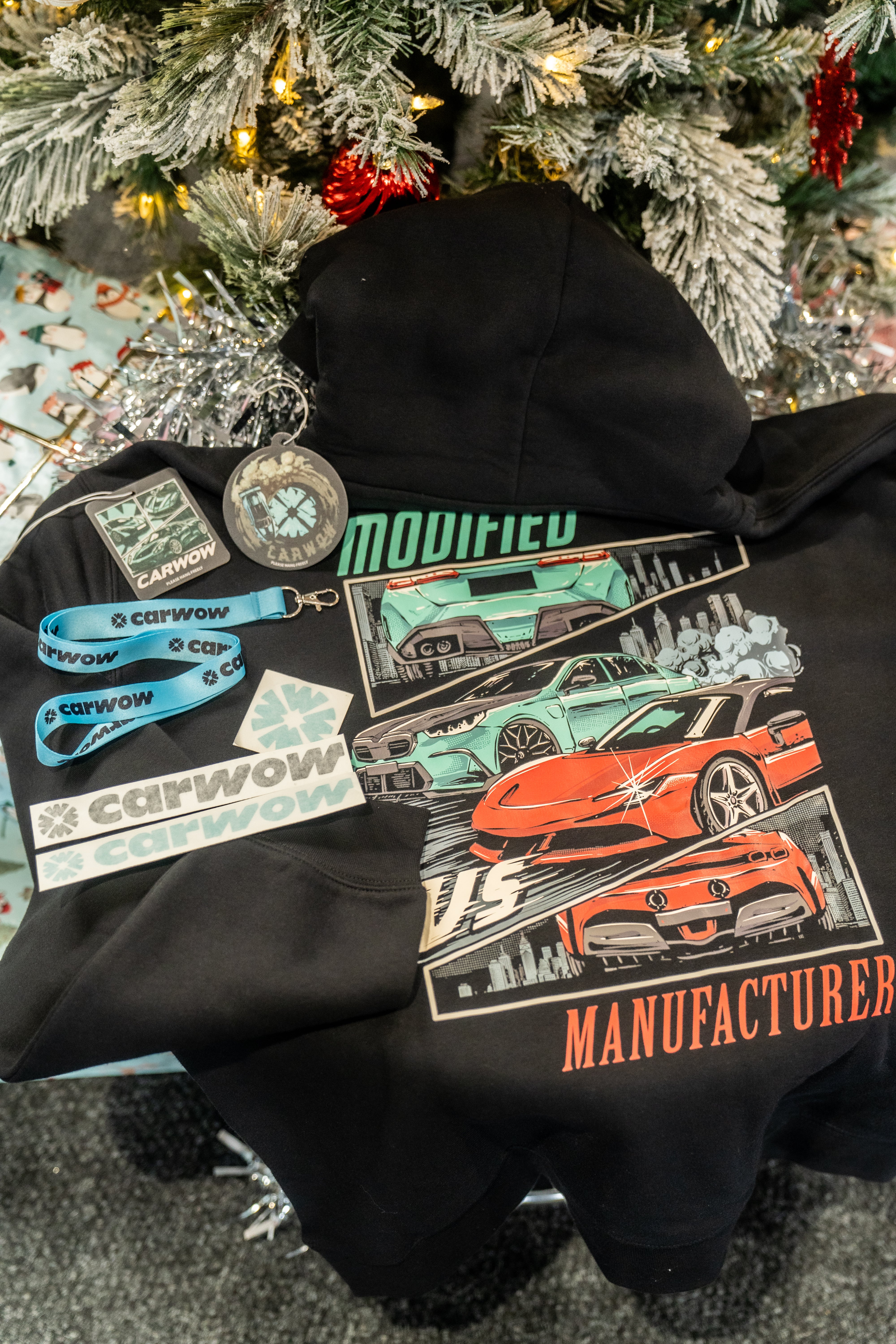CARWOW BUILT VS BOUGHT HOODIE GIFT SET