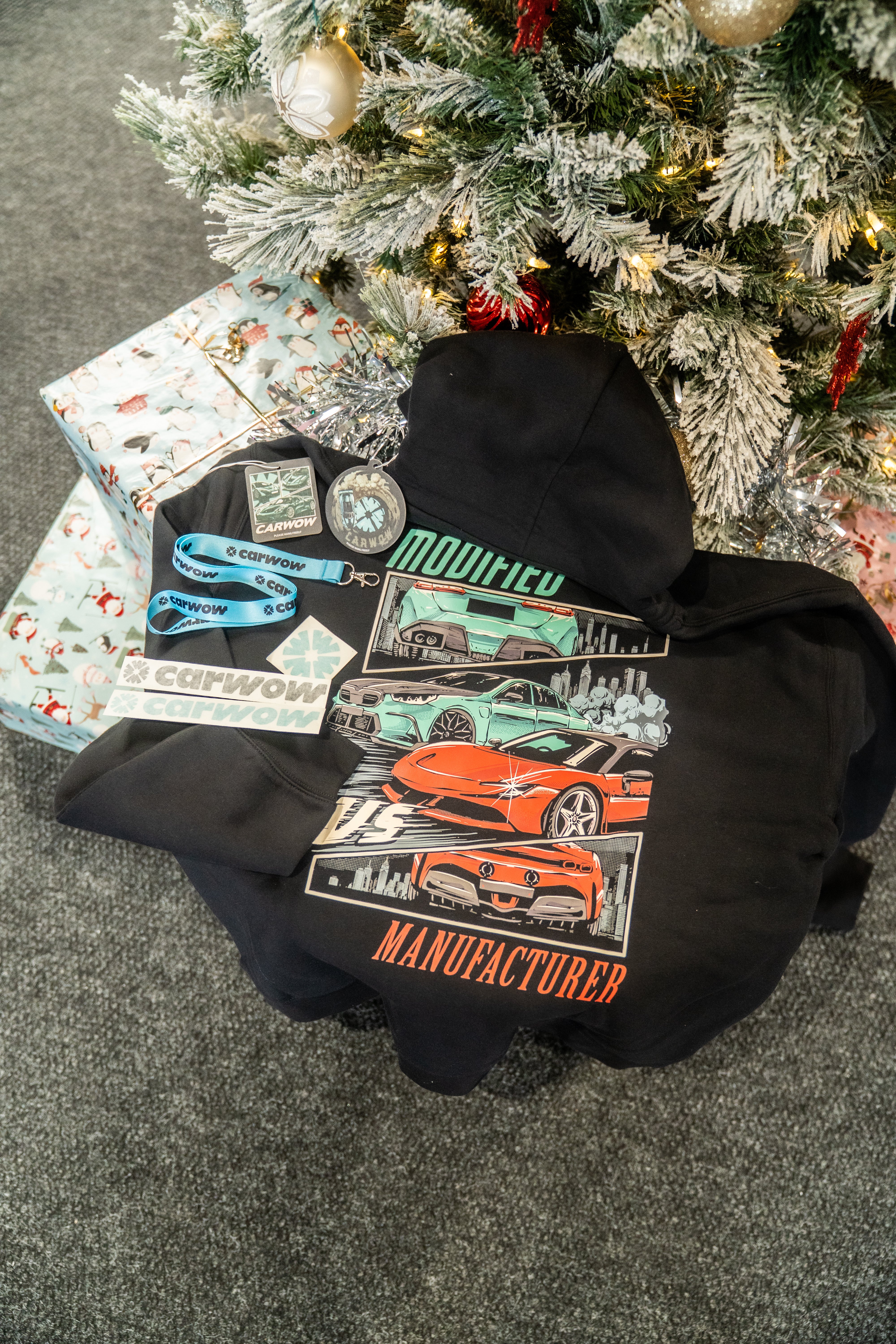 CARWOW BUILT VS BOUGHT HOODIE GIFT SET
