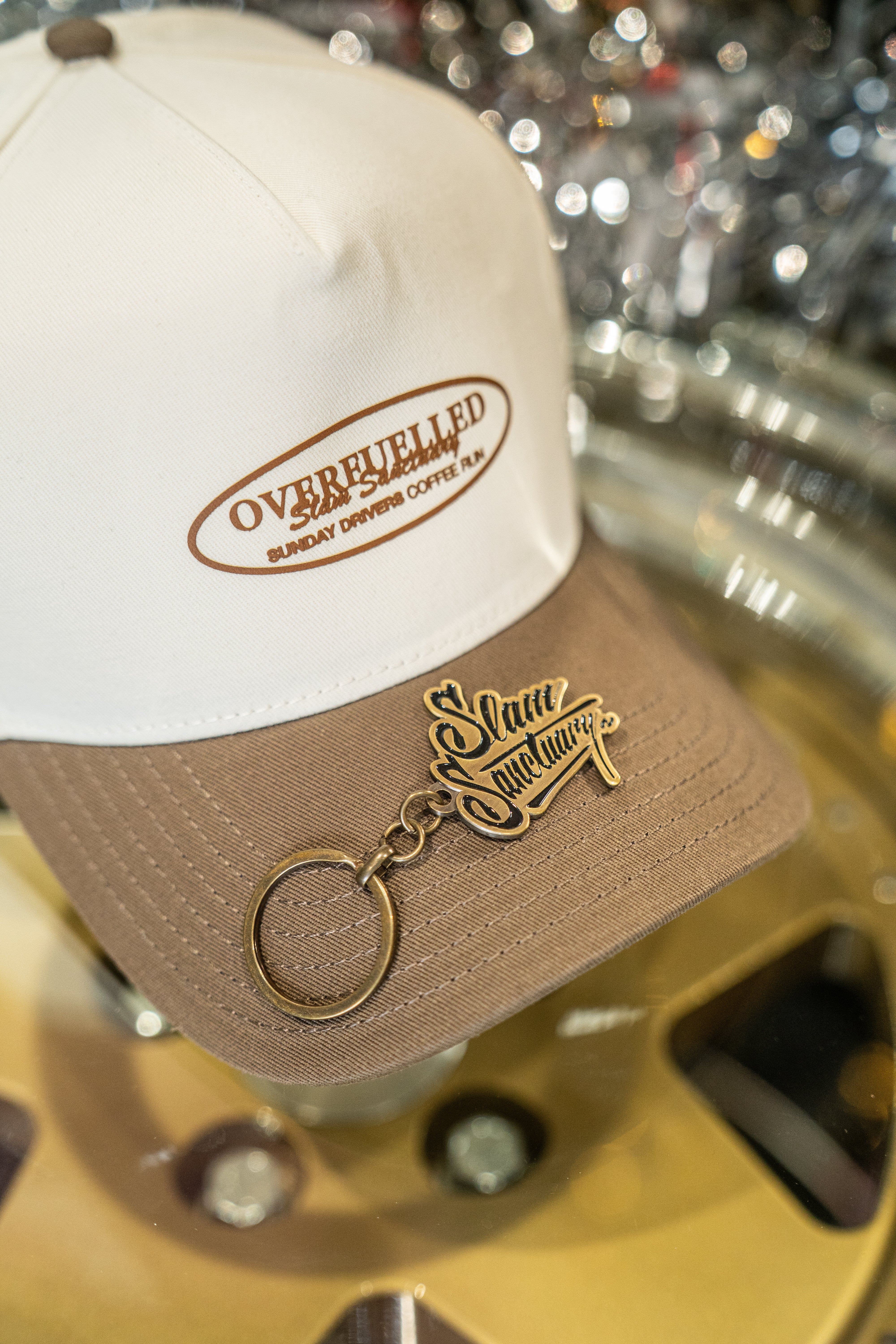 OVERFUELLED CAP & ANTIQUE KEYRING GIFT SET