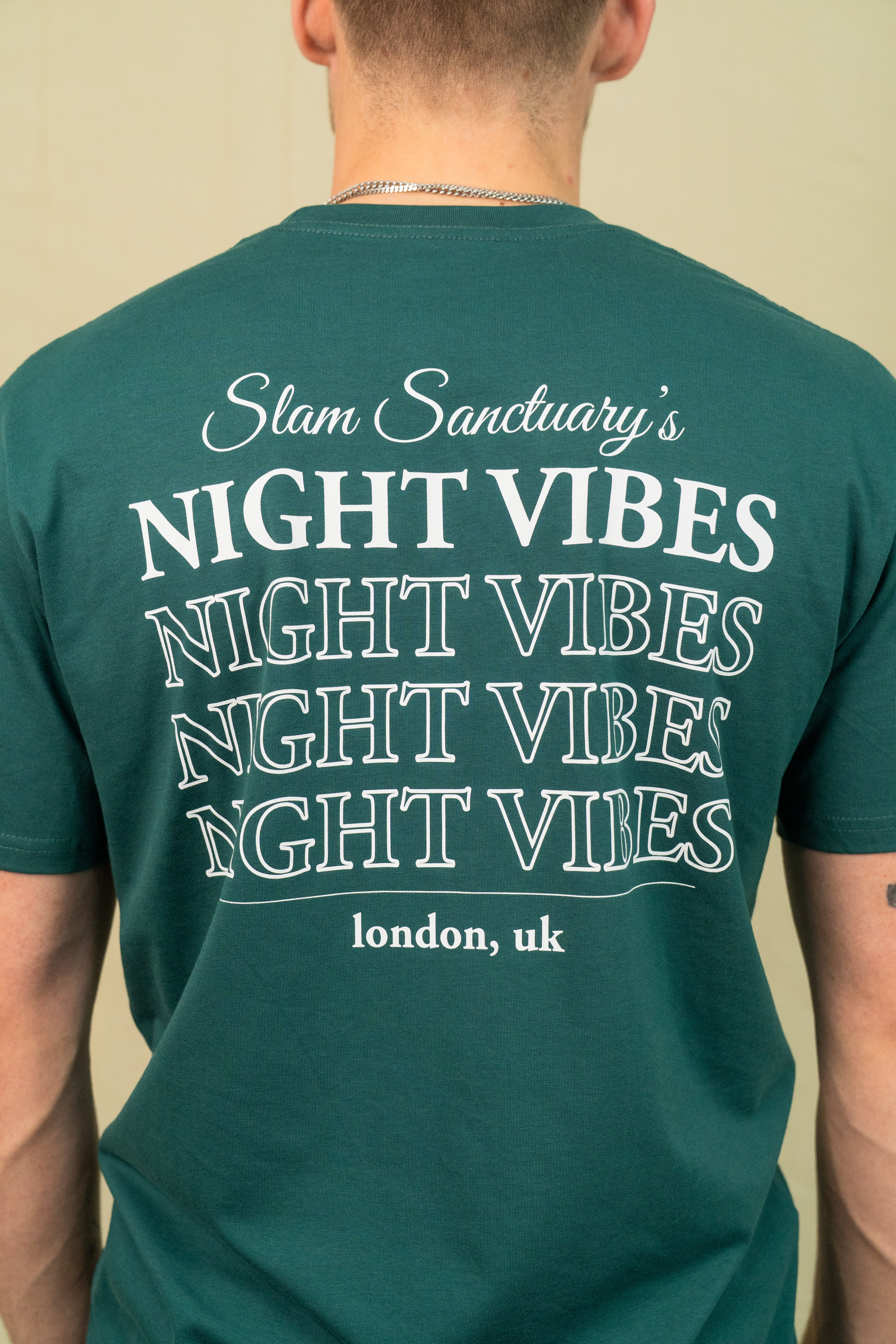 NIGHT VIBES T-SHIRT - GREEN