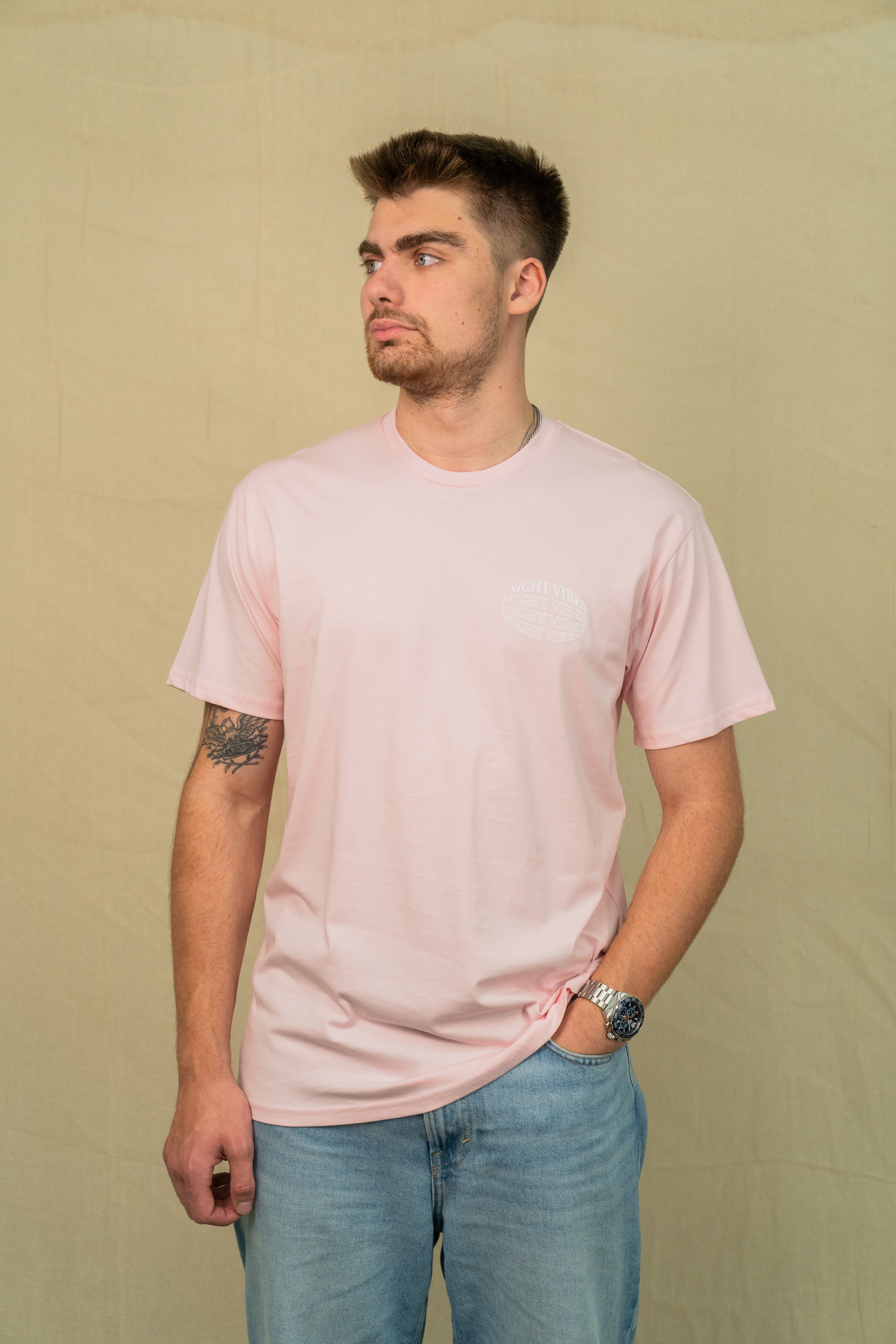 NIGHT VIBES T-SHIRT - PINK
