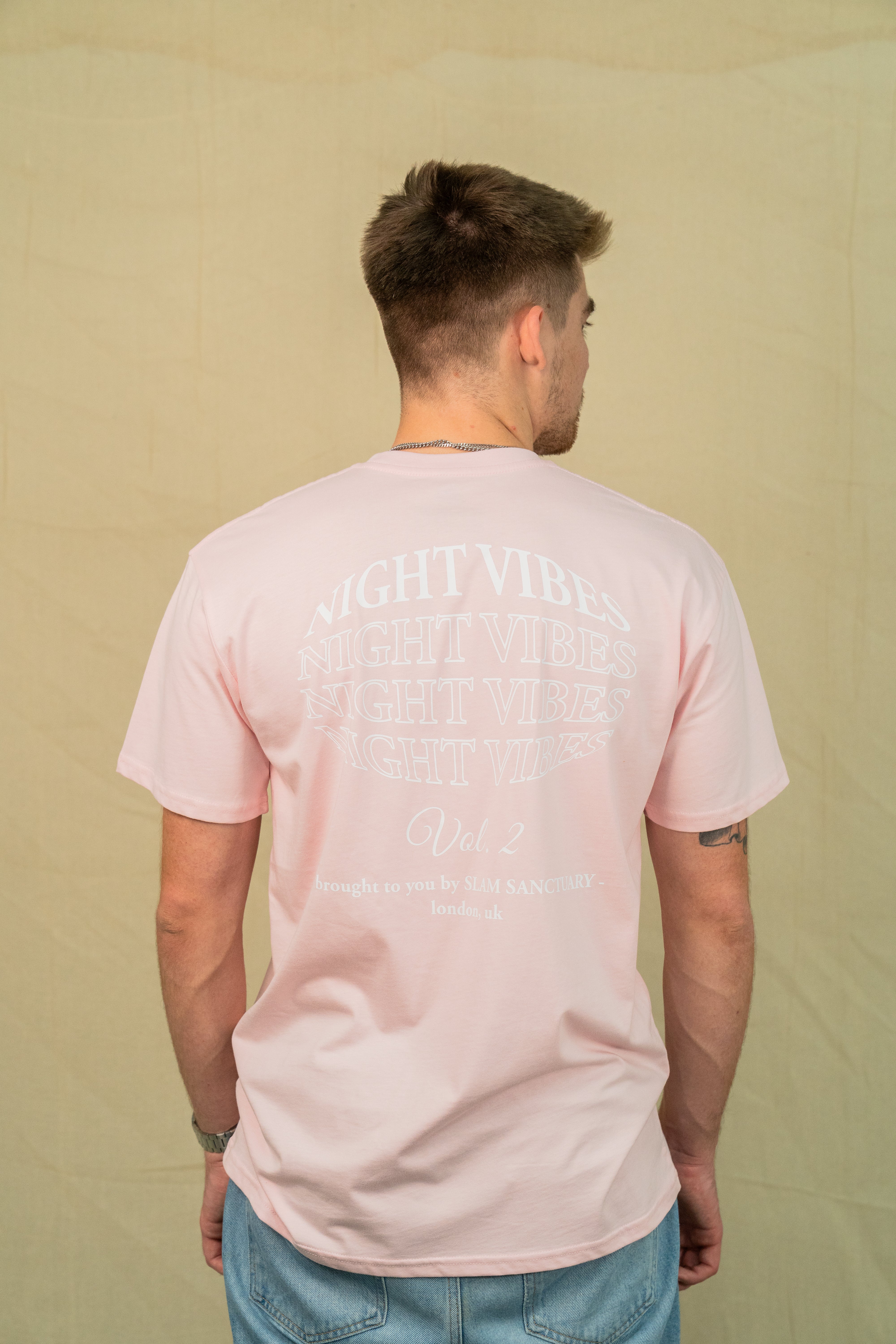 NIGHT VIBES T-SHIRT - PINK