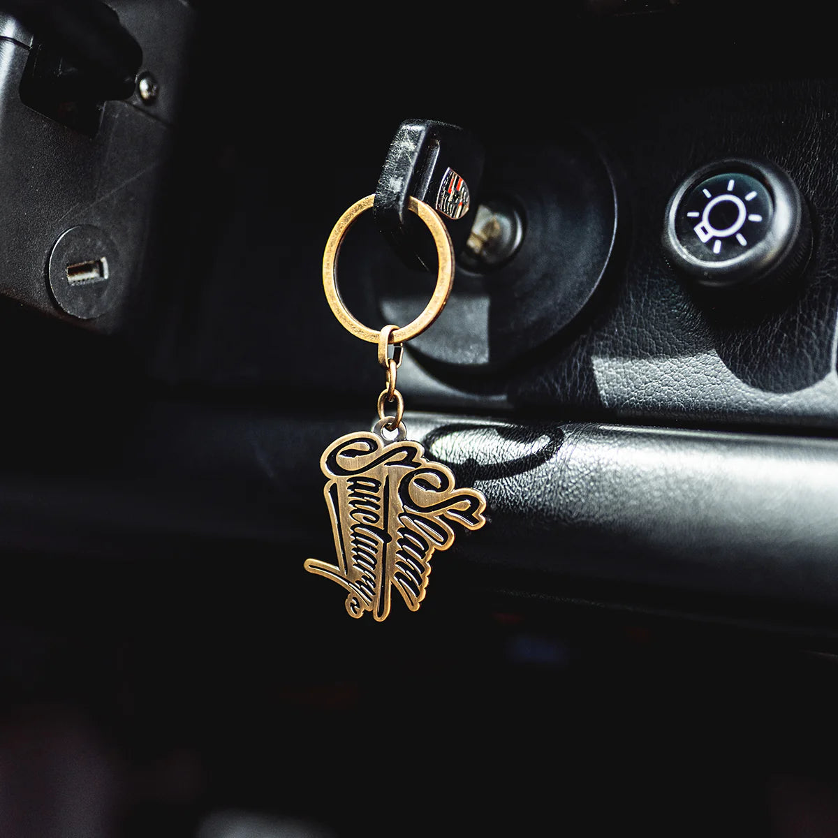 OVERFUELLED CAP & ANTIQUE KEYRING GIFT SET