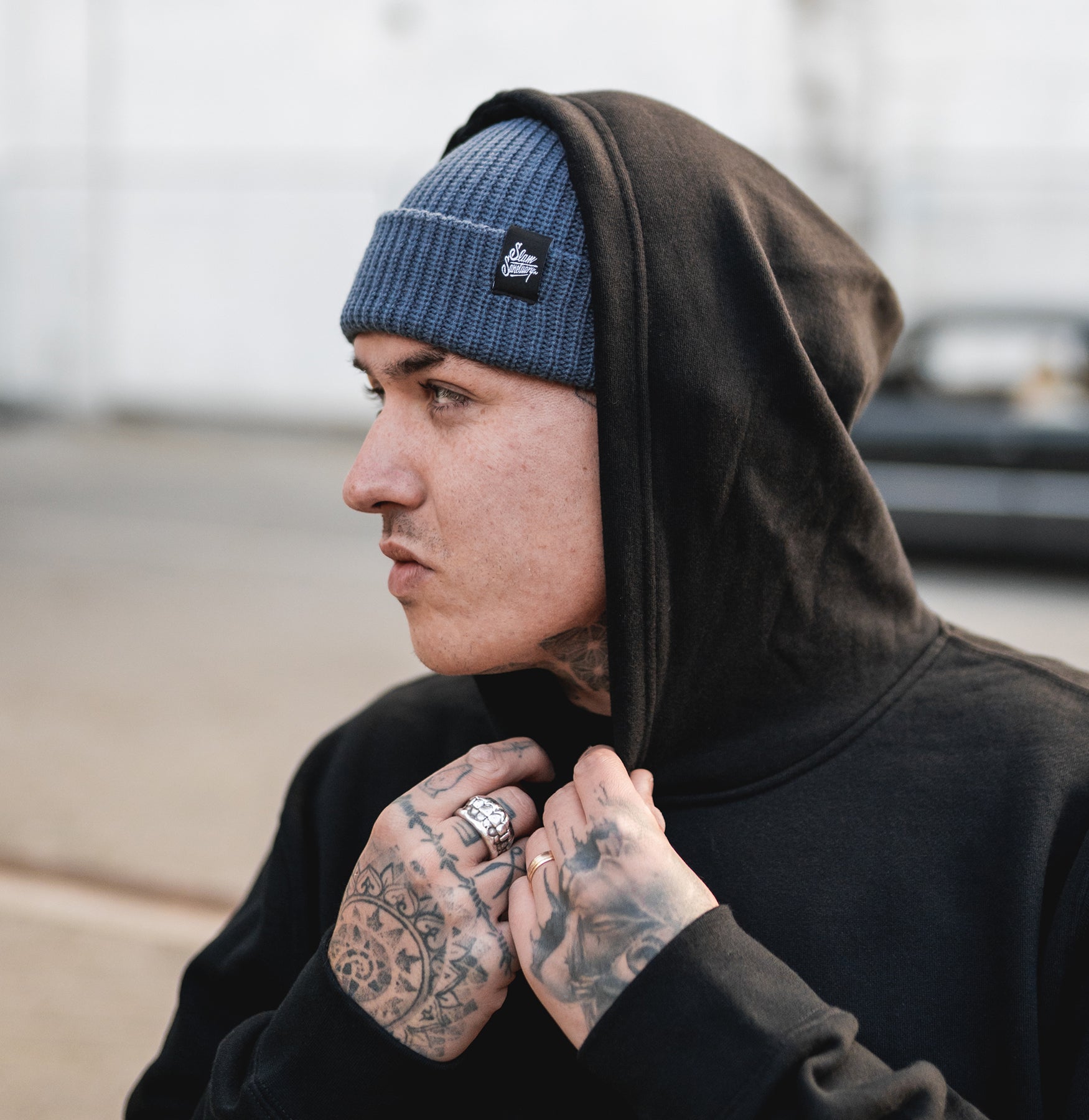 ESSENTIAL BEANIE - BLUE