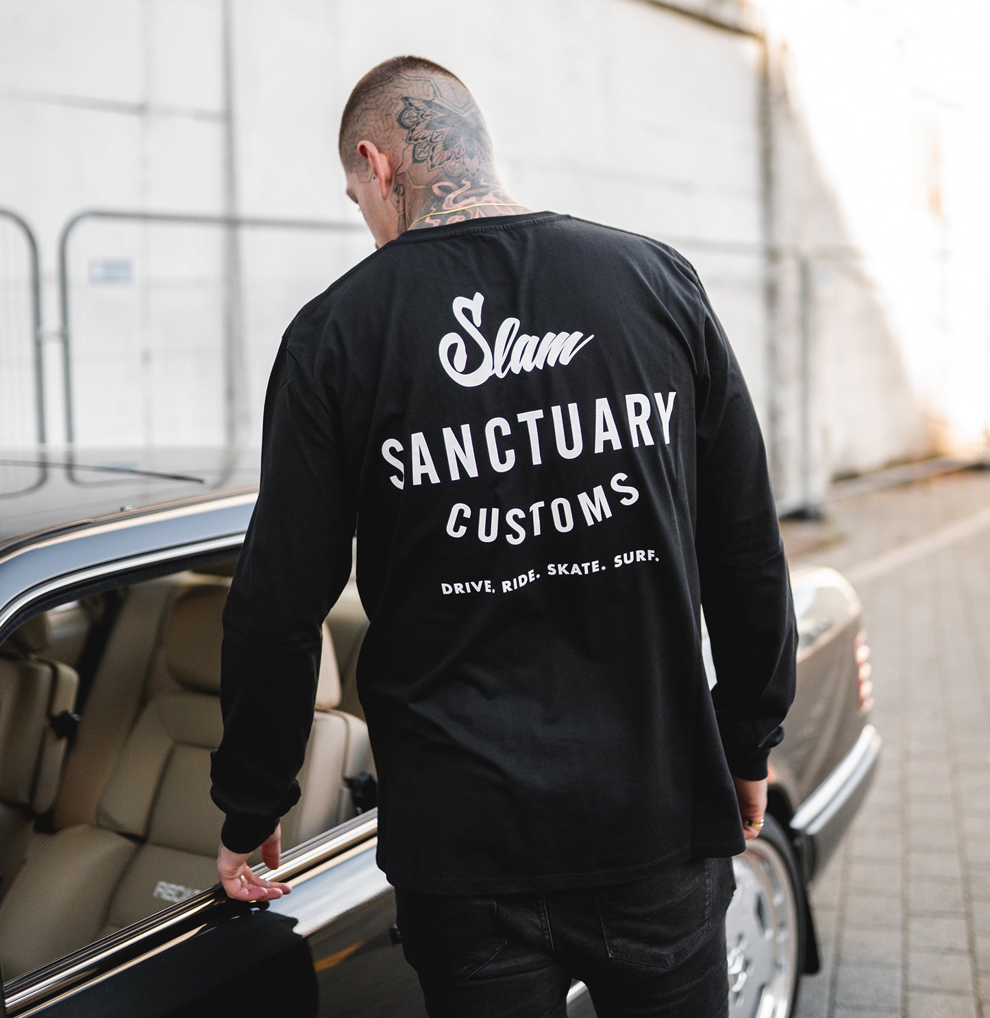 CUSTOMS LONGSLEEVE T-SHIRT - BLACK