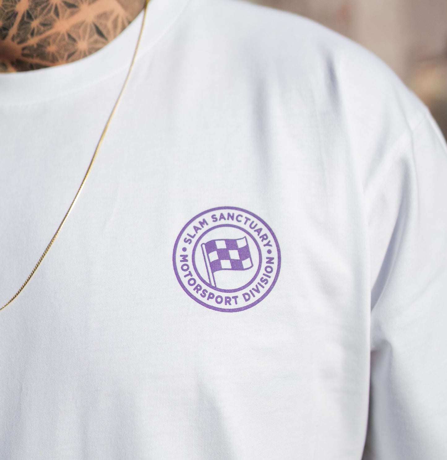 EMBLEM T-SHIRT - WHITE